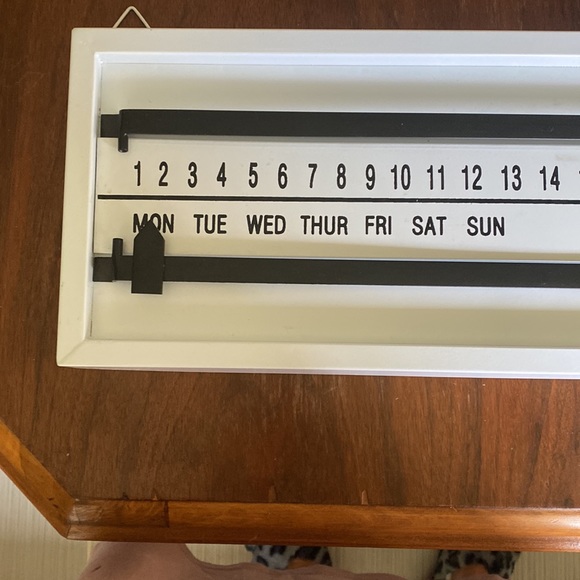 Metal Day and Month Hanging Sign with Sliding hardware to identify day and month - Picture 2 of 11